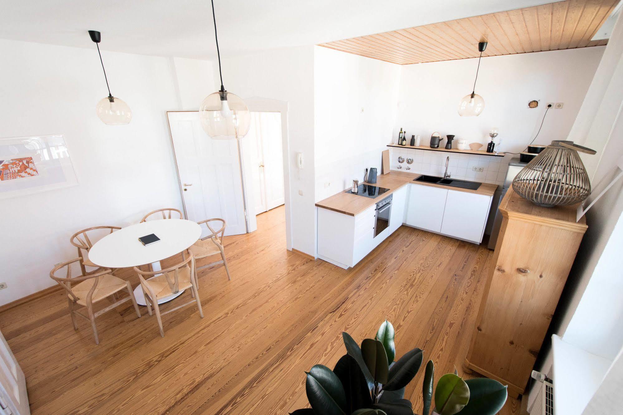 Apartment Modern Design Im Klassischem Altbau