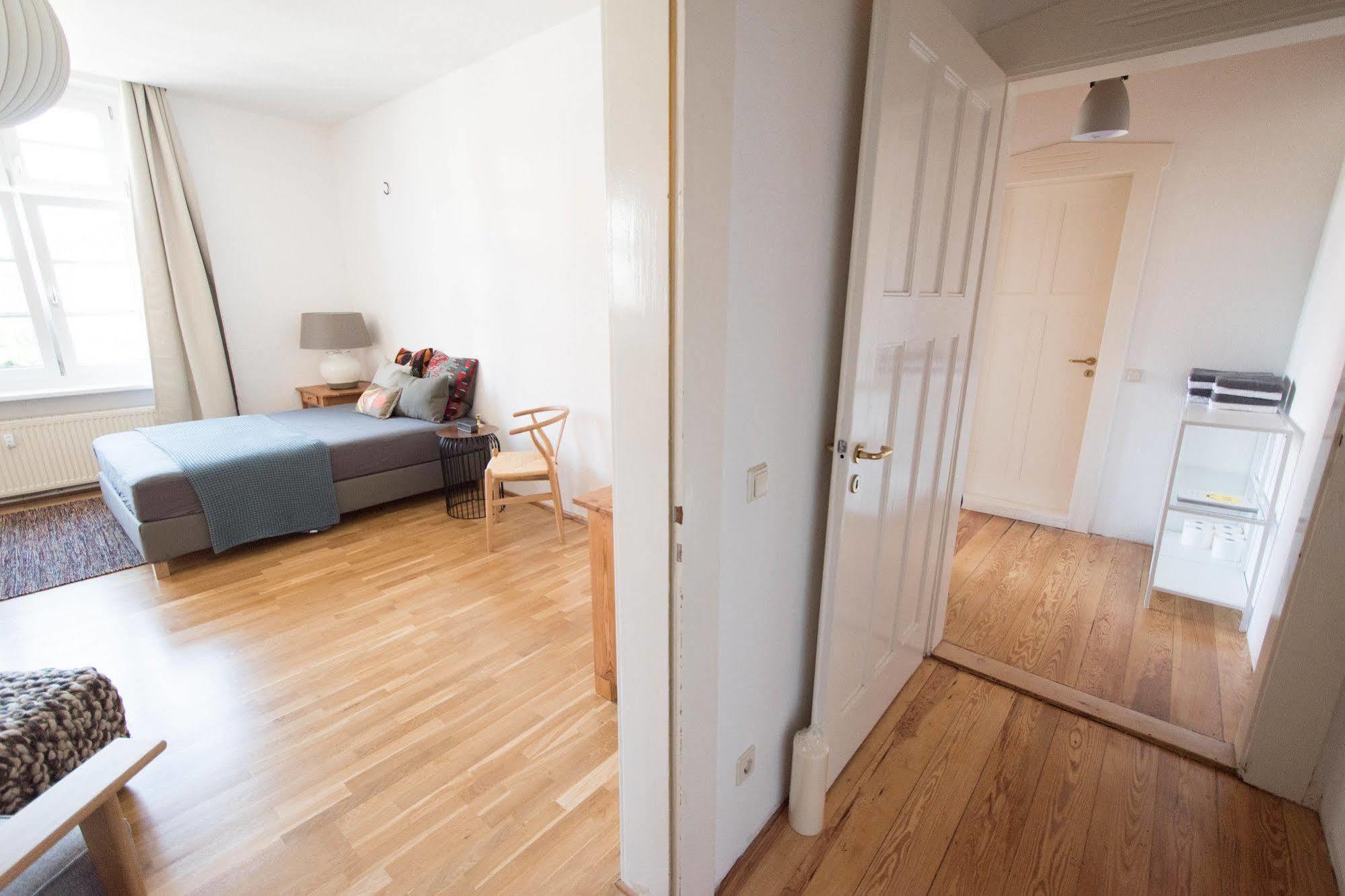 Apartment Modern Design Im Klassischem Altbau