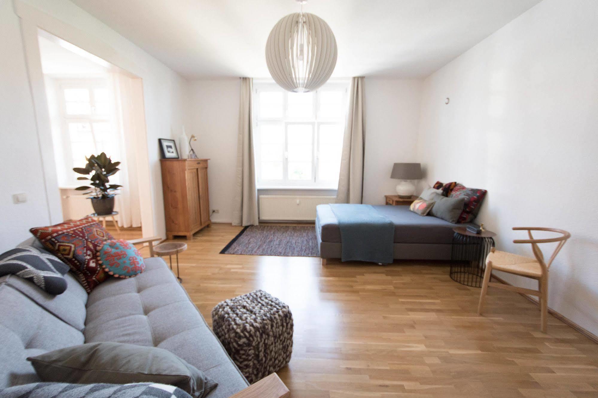 Modern Design Im Klassischem Altbau Apartment