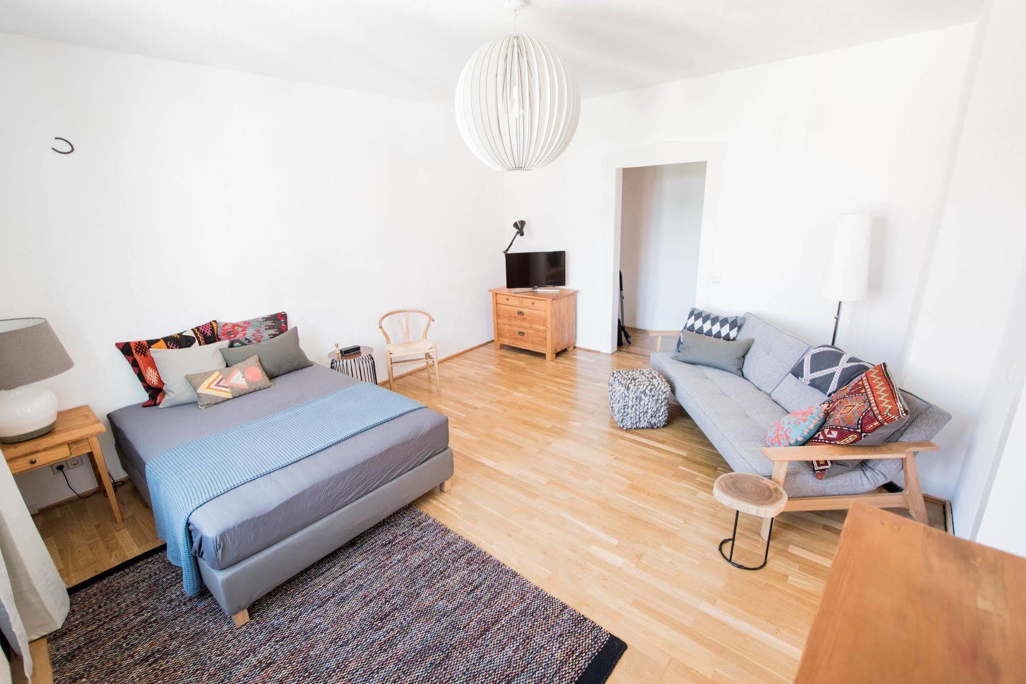 Modern Design Im Klassischem Altbau Apartment Weimar (Thüringen)