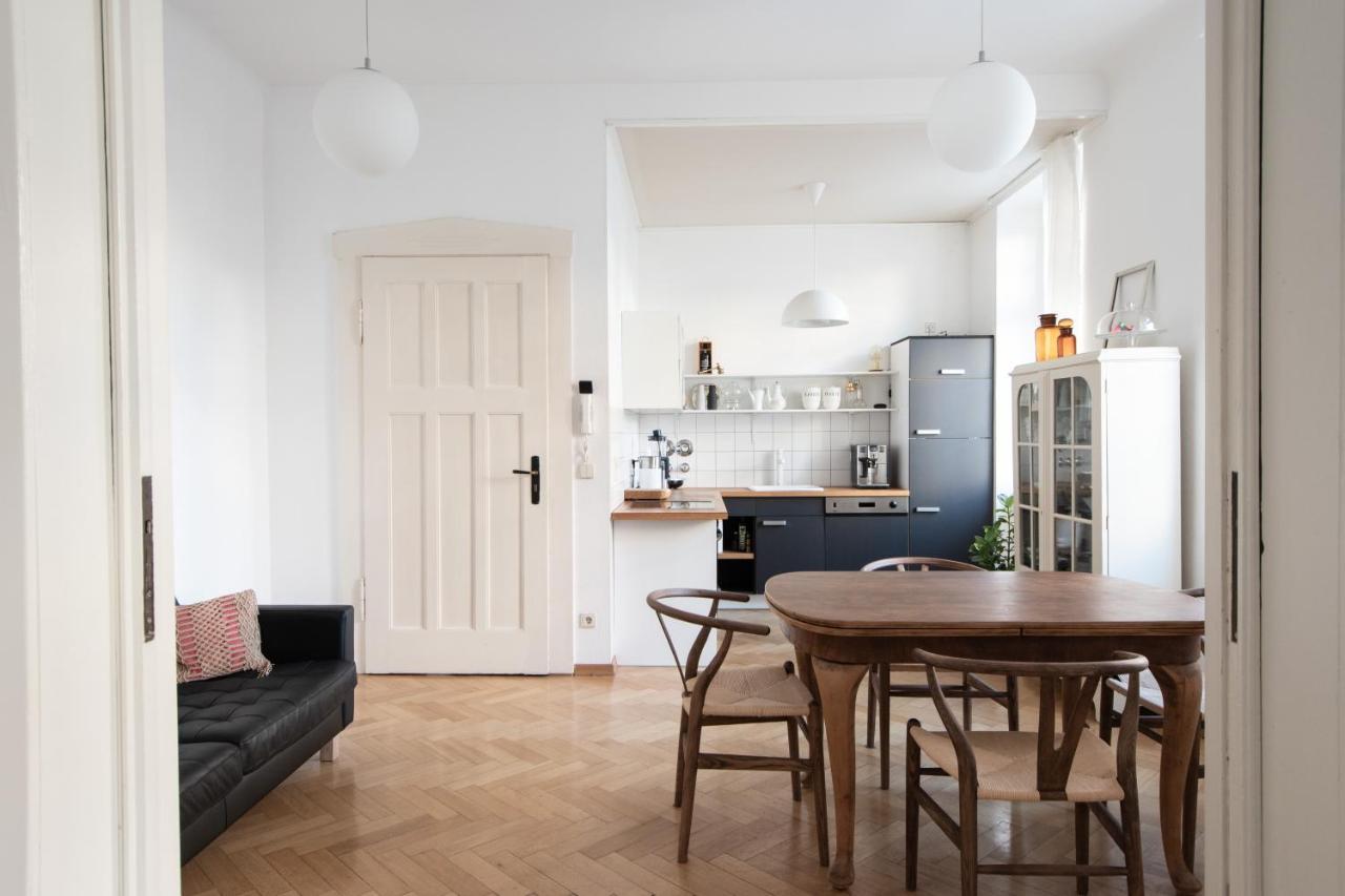 Apartment Modern Design Im Klassischem Altbau